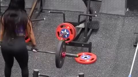 Elite powerlifter pretends to be a cleaner in gym - Anatoly GYM PRANK #anatoly #gym #pranks