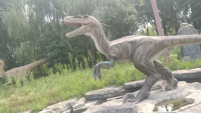 This dinosaur looks so arrogant