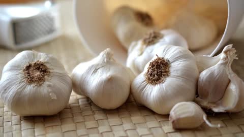 The History of Garlic - fun facts & origins of garlic