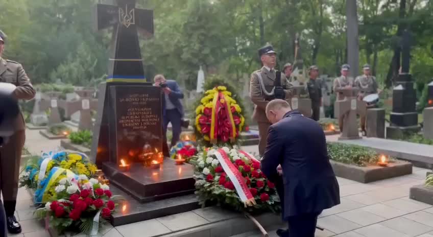 President of Poland Andrzej Duda honored the memory of the soldiers of the Ukrainian