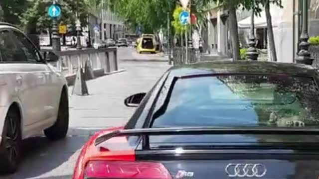 Audi R8