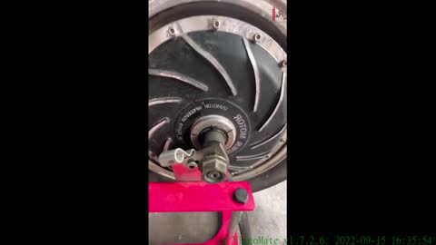 Motor installed in tire