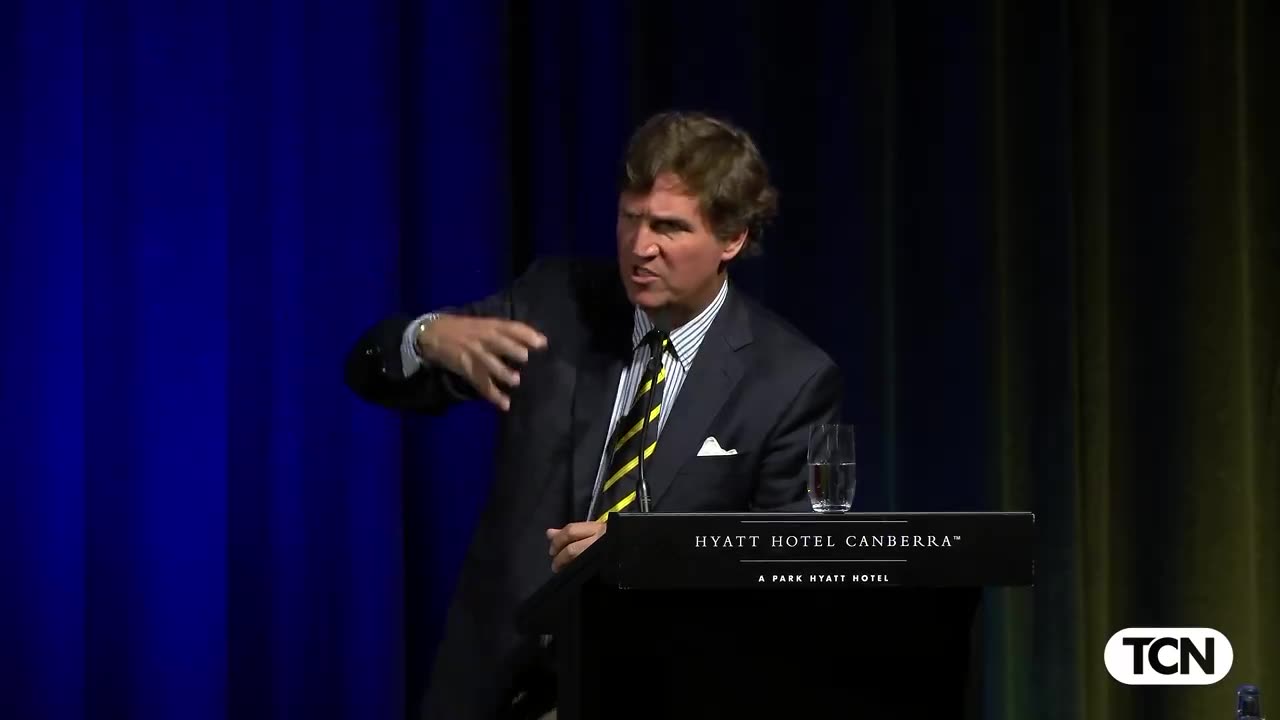 Watch Tucker ABSOLUTELY wipe the floor with the Australian legacy media in Canberra