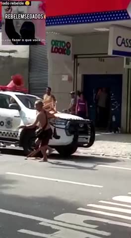 Rio, Brazil. Street vendors vs. Municipal Guards.