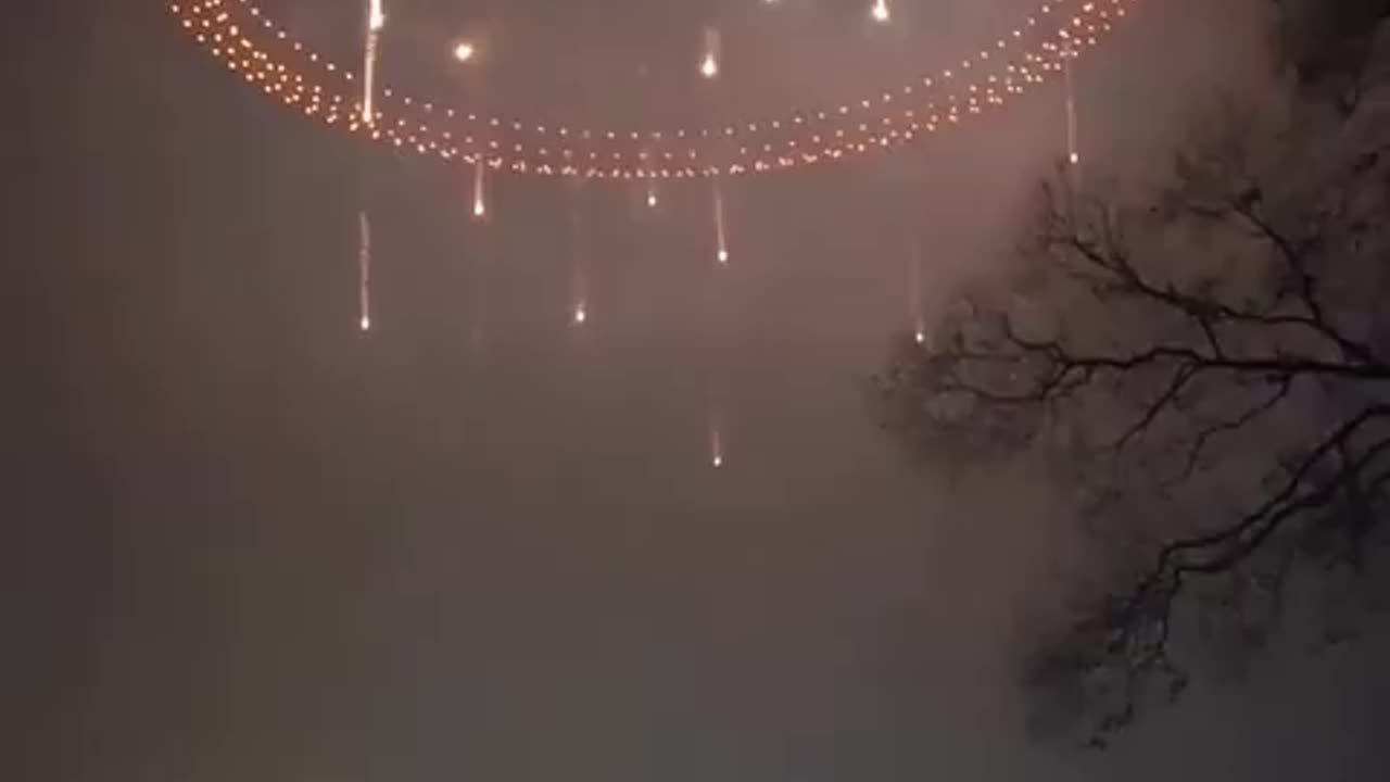 Drone firework mix is quite cool 👏