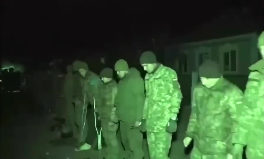 Russian fighters captured Ukrainian servicemen in Mariupol.