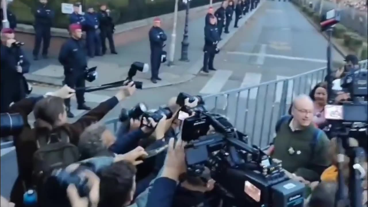 πΊπ¦ Ukraine | Ukraine Russia War | Protesters March to Russian Embassy in Hungary Chanting "Rus | RCF