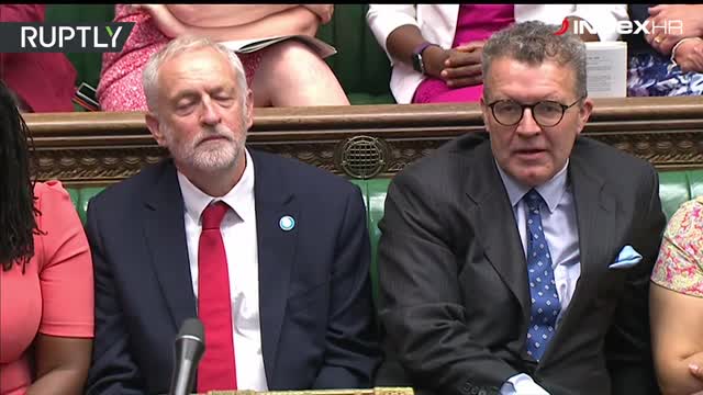 Svađa između Therese May i Jeremyja Corbyna