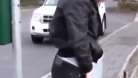 Funny Pissing while drunk will happen unexpected moment