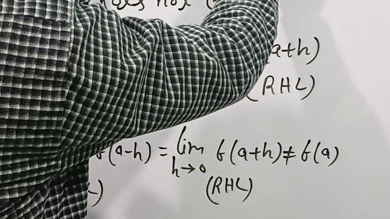 Discontinuous function class 12th MATHS ||Calculus