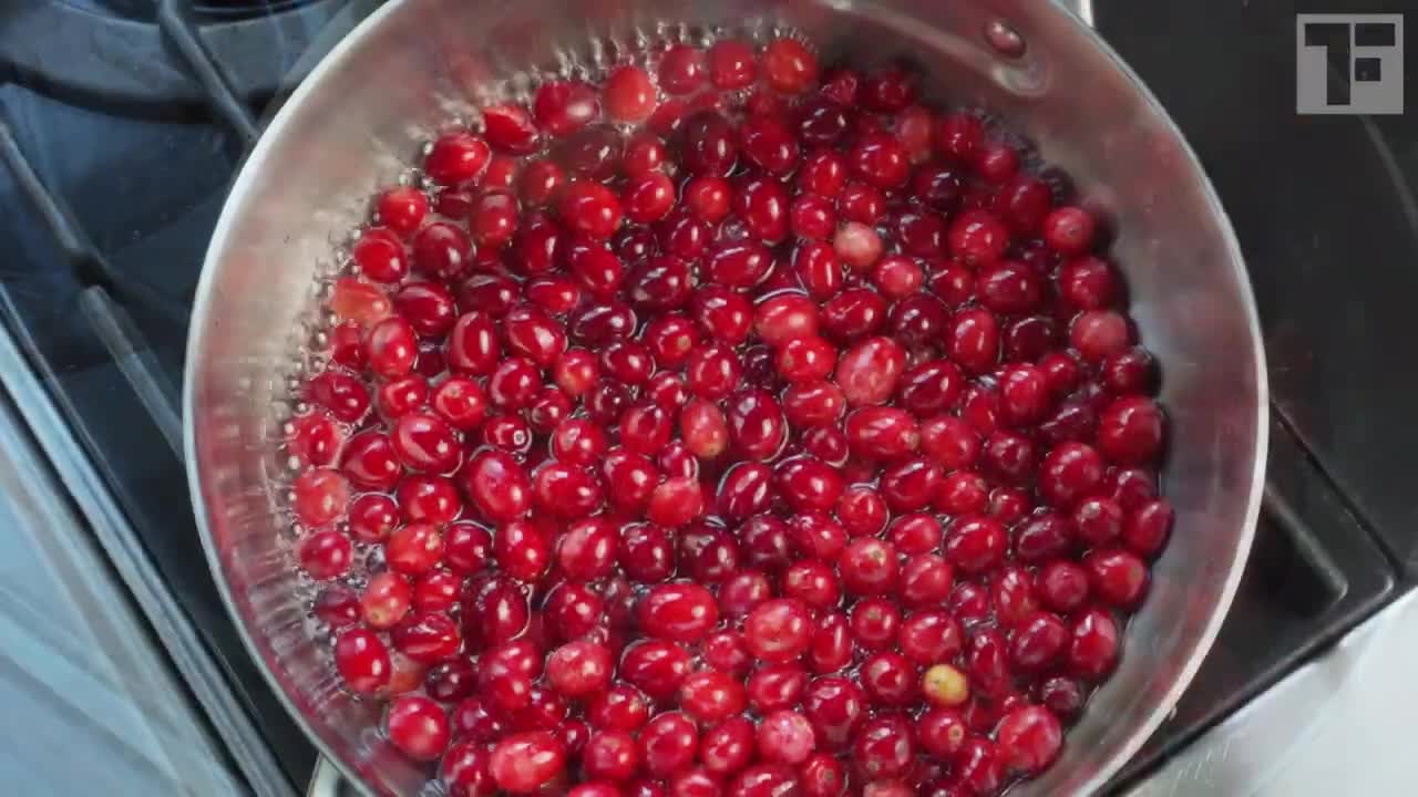 The cranberry sauce you’ll want to make all year round