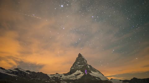 Matterhorn Mountain Night (Timelapse)