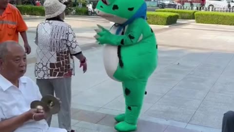 Big Frog|Funnyvideo