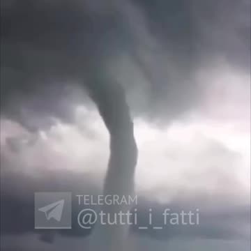 Tornado over the sea was captured on video in Adicora, on the coast of #Venezuela