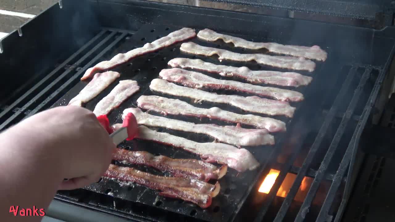 Cooking Bacon on Grill Gates
