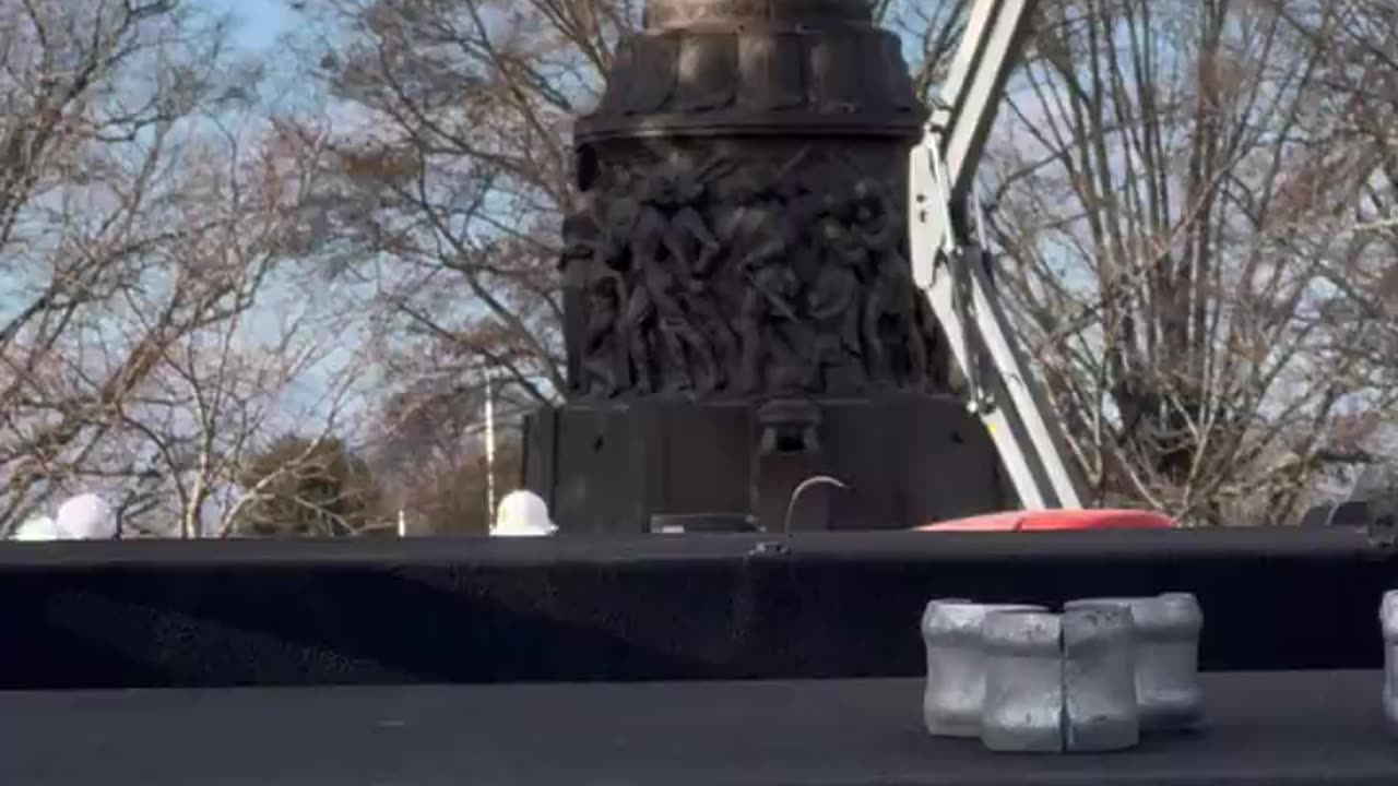 The Confederate Memorial in Arlington Cemetery is getting dismantled today