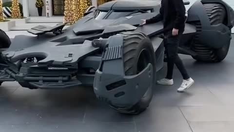 BATMANS CAR IN REAL LIFE😮😮🙄