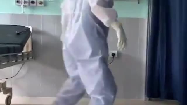 Doctor dance to motivate Covid-19 patients