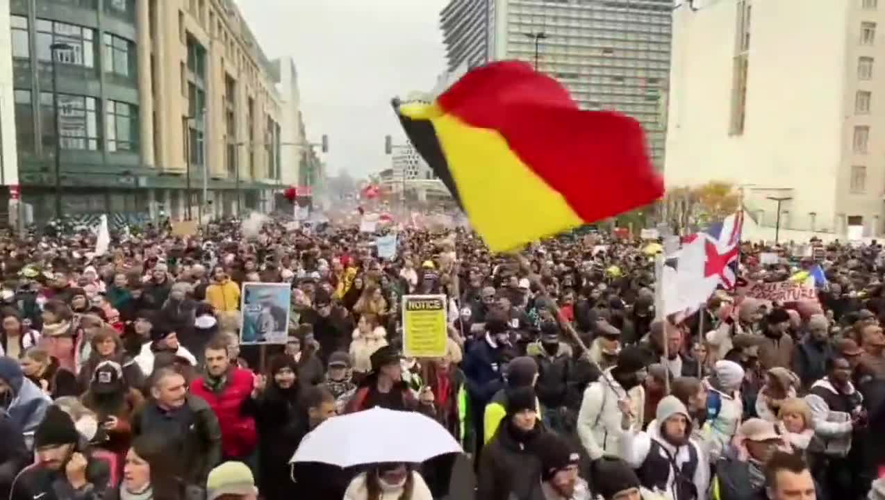 Love our Beautiful Belgian Patriotos Holding The Line in Brussels!!!