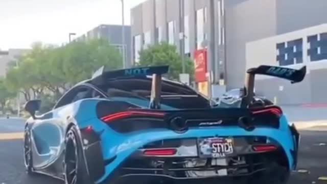 McLaren 720S mclaren puffs up