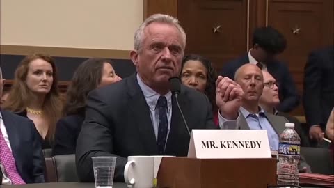 RFK Jr! Trump's HHS Secretary Has Perfect Response When This Democrat Tries To CENSOR & SLANDER Him