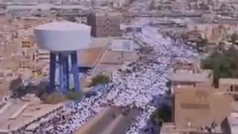 Ein paar Menschen versammelten sich kürzlich im Irak, um Palästina zu unterstützen.