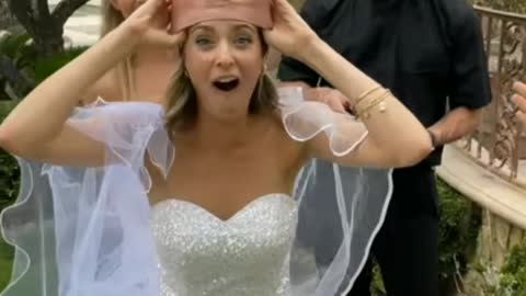 This fun bride, very annoying joke is very and very, see what you did