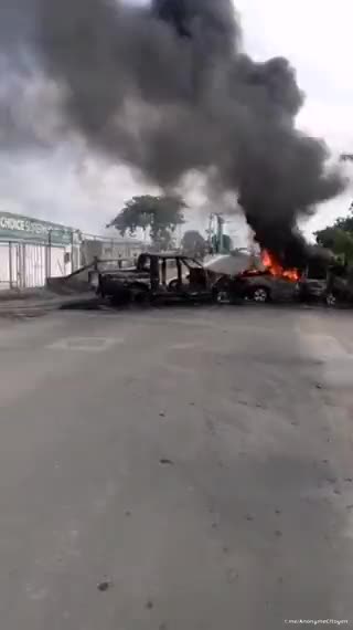 Blocking of the roads and the Sandy Ground bridge in France protest