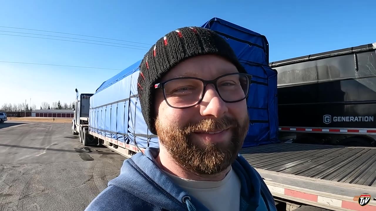 POINTING TO IOWA | My Trucking Life | Vlog #3030