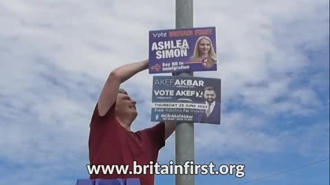 🇬🇧 BRITAIN FIRST ELECTION PLACARDS START TO GO UP AROUND WAKEFIELD 🇬🇧