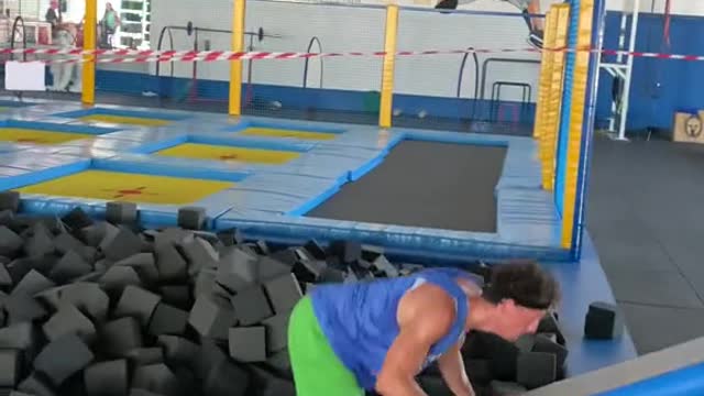 Great legs day landing my first backflip! I will keep training to make it cleaner 👌🏻