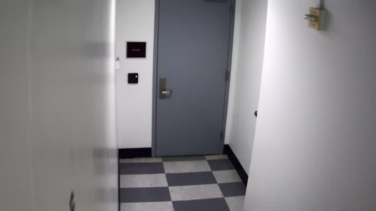 6149RHOBG3G301CStairwayLobbyEntry_2021-01-06_15h00min01s543ms.mp4