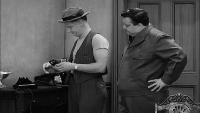 Honeymooners E17 (The Baby Sitter)