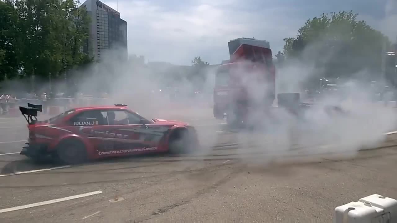 Truck Festival Bucharest 2015-Daf ATI and BMW E36 Drift