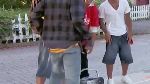 Dancing traffic enforcer - Funny video