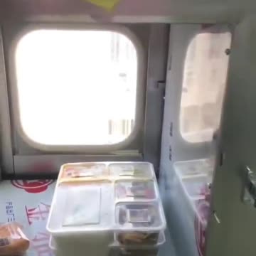 Cina Distribuzione mangiare campi di concentramento