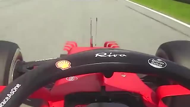 Lewis Hamilton lets Carlos Sainz unlap himself