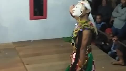 Mask dance kesurupan