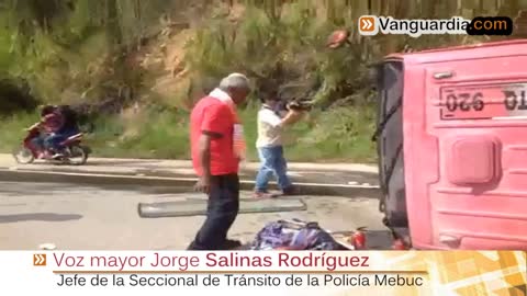 Accidente en la vía al aeropuerto mantiene cerrada la calzada a un carril