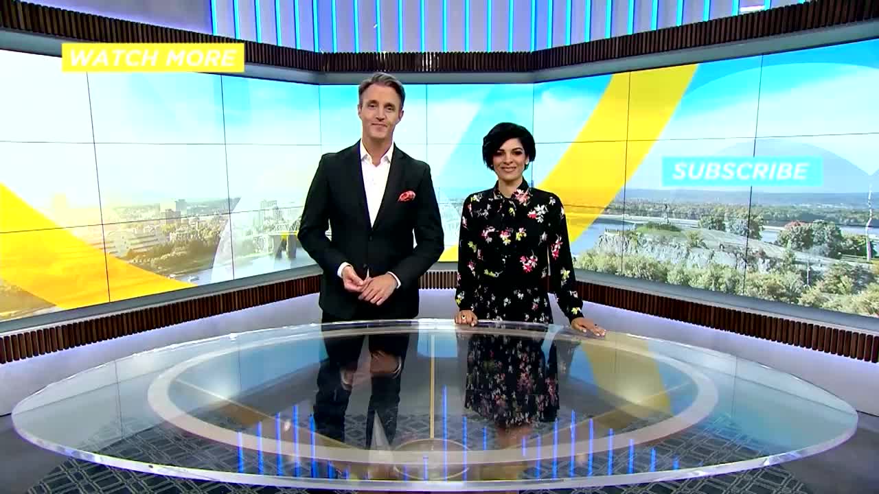 Singing lady in subway