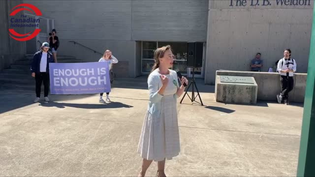 Watch: Dr. Julie Ponesse speaks at Western University protest against the booster vaccine mandate