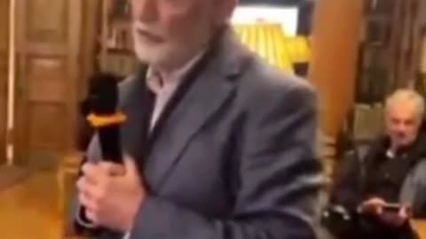 מנהל שני ערוצים מרכזיים לשעבר באנגליה התקשורת נשלטת ועושה צנזורה