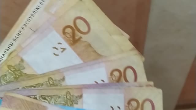 Slow Mo money
