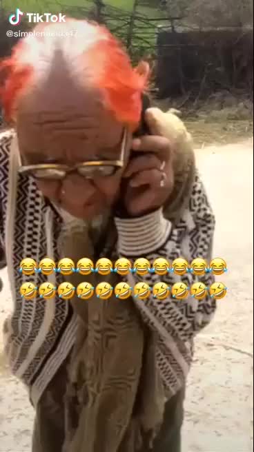 Funny old lady 😂😂😂😂😂