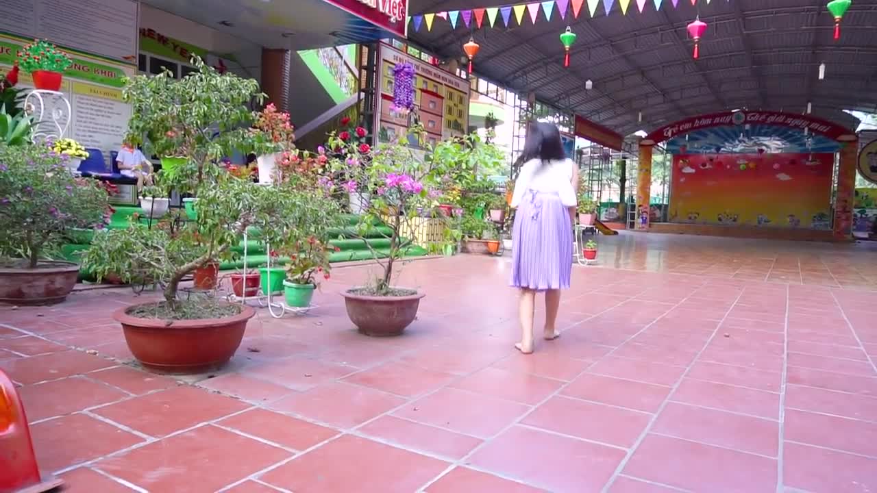 Indoor playground - kids pretend to play with LaLa Kids TV doctor