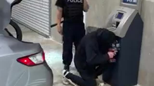 Police catches shoplifter!