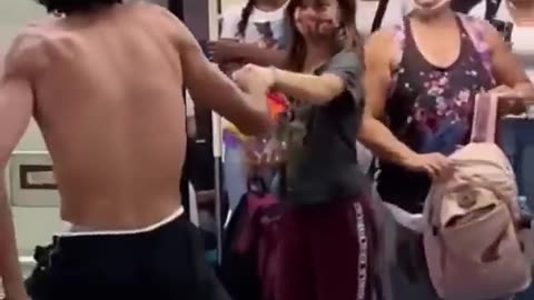 Parando o metrô de são paulo