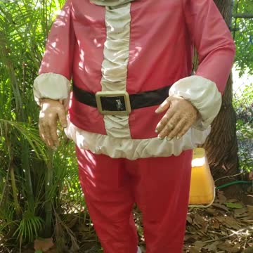 Santa Claus mannequin in Florida