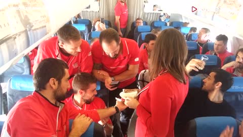 Zlatni tenisači u avionu na putu prema Zagrebu