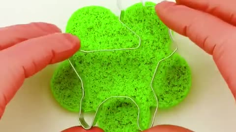 Satisfying Green Kinetic Sand Shapes ASMR 💚